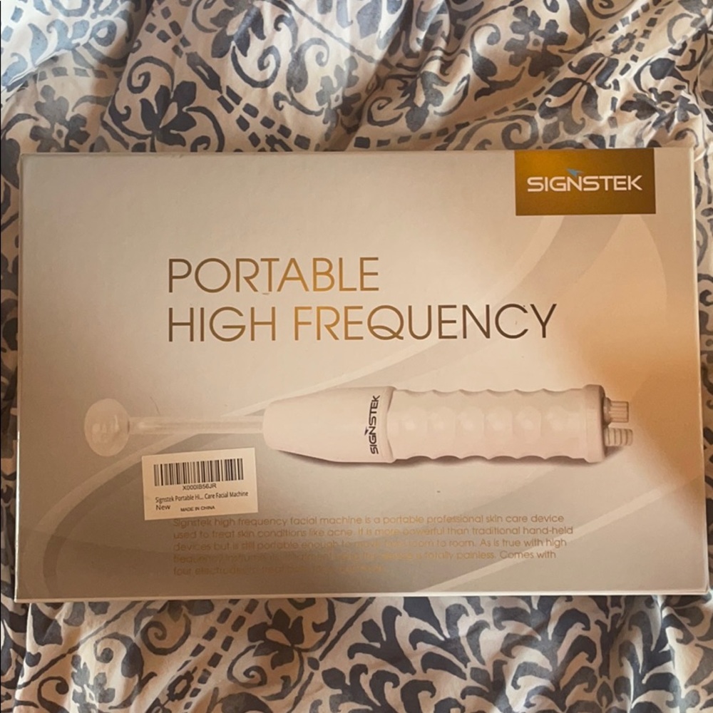 Hand holding high frequency instrument | used once